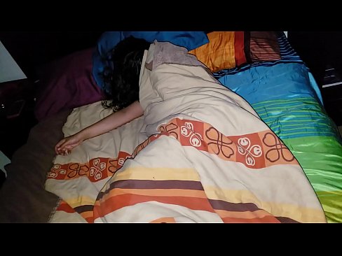 ❤️ Pinupunasan ng stepson ang kanyang batang madrasta habang natutulog ito. ❤️ Anal video sa amin ❌